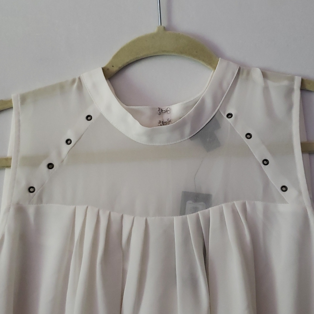 Women's Worthington Petite Cream Flowy Top NWT - Picture 2 of 7